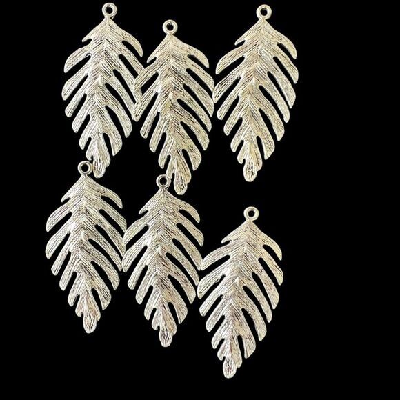 4 Bundles of Silver Tone Leaf Charms 6 of each 24 Total Charms - Picture 5 of 10